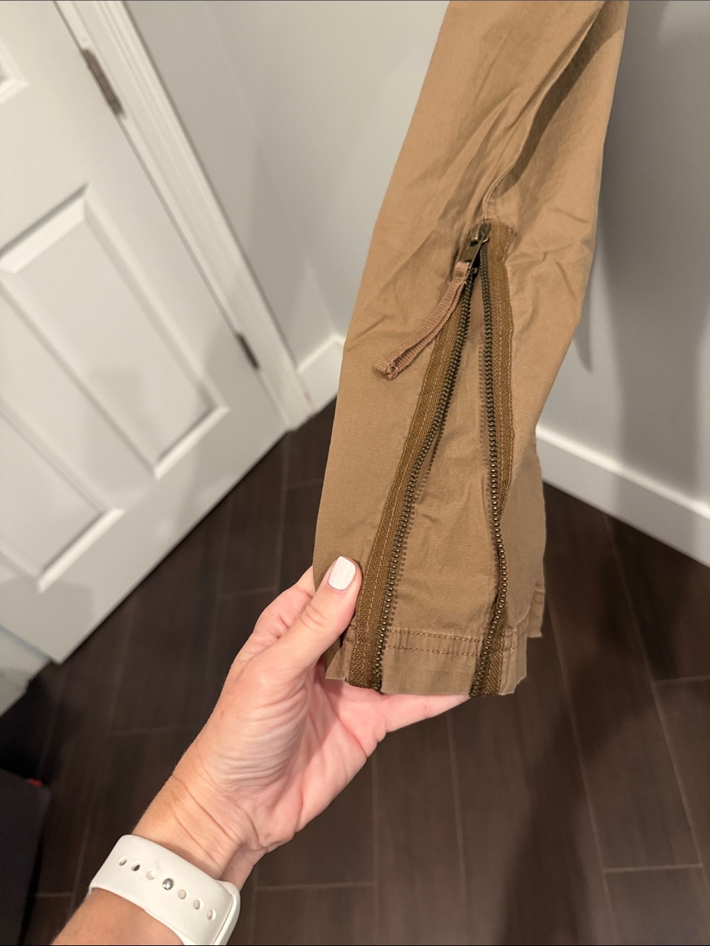 Hollister Women’s Cargo Utility Pants in Brown - Picture 4 of 5
